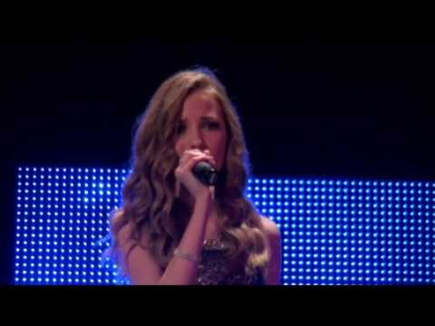Moa Lindberg sings Happy in the contest Eurokids Winter 2014 in Italy