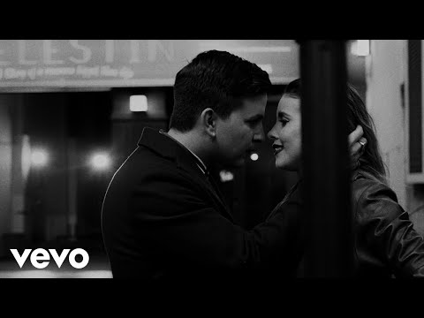 Caztro, Paulina Goto - Quedito (Video Oficial)