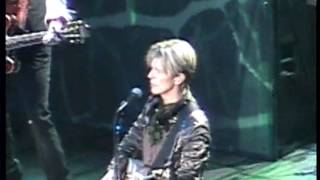 David Bowie - Fall Dog Bombs The Moon (live Hamburg 2003)