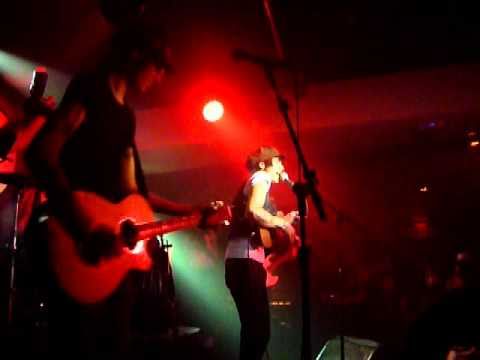 bandaTRI - De "finin" (ao vivo) Santos/Sp no Moby