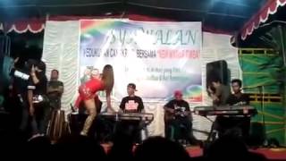 Download lagu new Uut Selly ● Dikiro Preman ● Dangdut Koplo Hot 2015✔ mp3 Download lagu new Uut Selly ● Dikiro Preman ● Dangdut Koplo Hot 2015✔ mp3