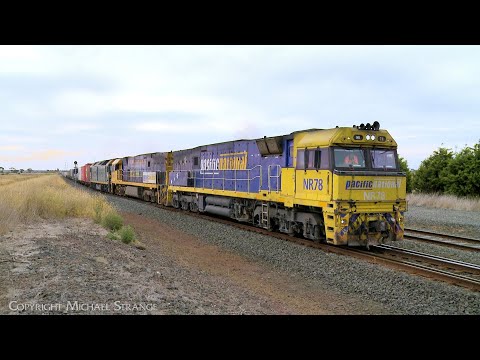 2MA5 & 6PM6 Freight Trains Cross At Gheringhap (26/2/2024) - PoathTV Australian Railways