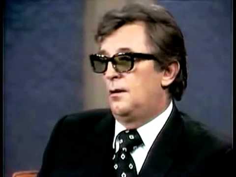 Robert Mitchum about women