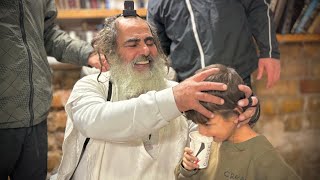 הרב שלום סבג✨איש כשר ומפילים אותו מהשמיים לעברה?- ה׳ בטבת ה׳תשפ״ו דן בן יעקב 🇮🇱 (הרב שלום סבג) - התמונה מוצגת ישירות מתוך אתר האינטרנט יוטיוב. זכויות היוצרים בתמונה שייכות ליוצרה. קישור קרדיט למקור התוכן נמצא בתוך דף הסרטון