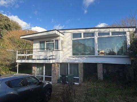 Puttas End, 10 Castle Court, Ventnor, Isle Of Wight, PO38 1UE – February 2026 Auction