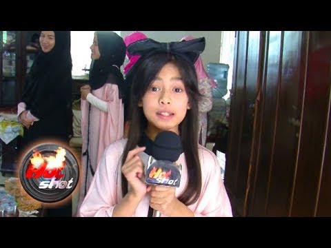 Aqeela Calista Bagi-bagi THR ke Asisten Rumah Tangganya - Hot Shot 16 Juni 2018