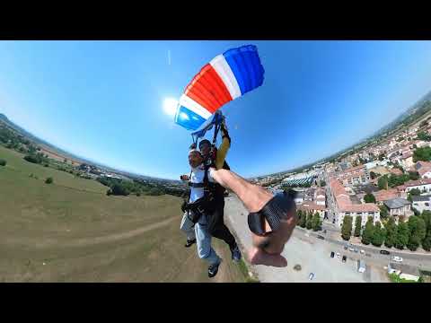 *Lancio con il paracadute all'Aeroporto di Alessandria (Al), con Primolancio.
