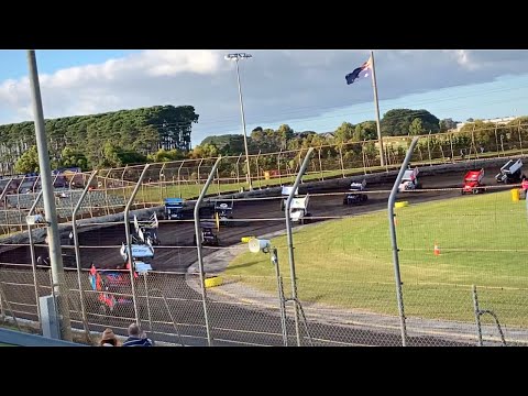Cole Macedo Pulls 2 Car Slide Job at Warrnambool