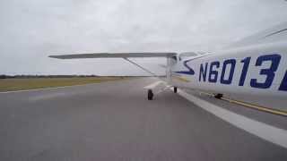 preview picture of video 'Cessna 172 takeoff from Sanford (KSFB) 9R'