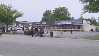 Woman killed in Norfolk convenience store shooting