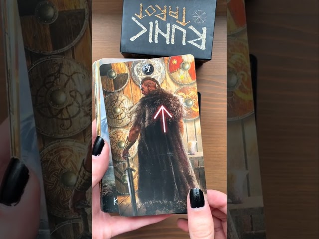 Vídeo relacionado con Juego de tarjetas de tarot de runas de madera nórdicas hechas a mano (25 piezas), como estrella de adivinación