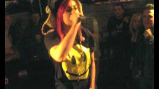 Videoklip Lady Sovereign - Love Me Or Hate Me s textom piesne