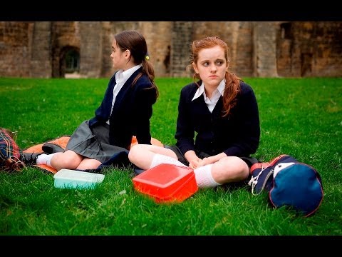 映画『サリー　死霊と戲れる少女』予告篇