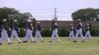 preview picture of video 'Fancy Drill by Japanese Cadets 防衛大学校儀仗隊演技'