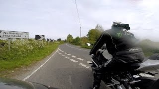 preview picture of video '★★Suzuki GSXR 600 SRAD Chasing BMW S1000RR on Country Lanes★★'