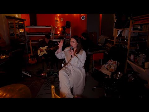 Molly Hammar - Alone (Studio Session)