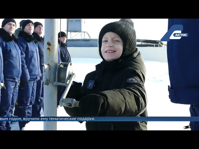 В рамках акции «Ёлка желаний» военнослужащие Росгвардии исполнили мечту семилетнего Артёма