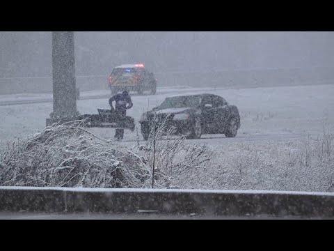 01-10-2021 Tyler, TX - Whiteout on I-20 - Accident Knocks Bumper off - Slick Roads