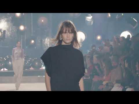 Isabel Marant Fall / Winter 2022 Fashion Show