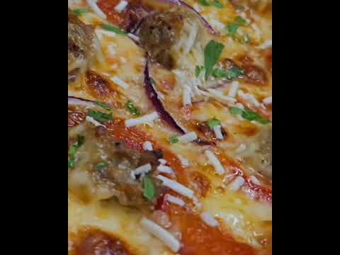 Can't Beat Classic Flavors!! #pizza #longbridgepizza #squarepie #sanfrancisco #sausage #sourdough