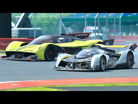 Aston Martin Valkyrie AMR Pro vs McLaren Ultimate VGT - Silverstone Light Rain