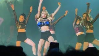 Download lagu LISA - SOLO STAGE DANCE 'SWALLA' AT BLACKPINK CONCERT IN THAILAND DAY1 mp3