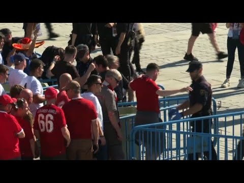 Les fans arrivent au stade pour la finale 'Ligue des champions' | AFP Images