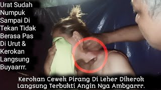 Download lagu Kerokan Leher Cewek Pirang‼️ Dikerok Langsung Terbukti Angin Nya Ambyarrr ~ Urat Sudah Numpuk,.Buyar mp3 Download lagu Kerokan Leher Cewek Pirang‼️ Dikerok Langsung Terbukti Angin Nya Ambyarrr ~ Urat Sudah Numpuk,.Buyar mp3