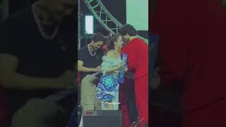 Other idols taking pictures with kai and his autographs on stage in Uzbekistan #kpop #exo #kai