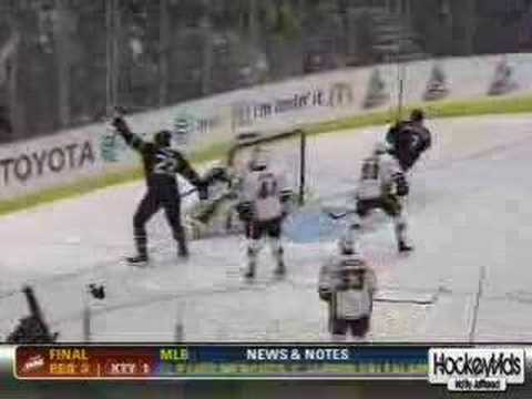 Brian Boyle Scores a Sweet Goal!