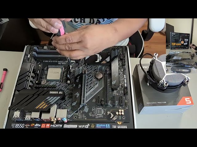 Vídeo relacionado con ASUS TUF Gaming B550-PLUS WiFi II - Placa Base ATX AMD B550 (Ryzen AM4) (PCIe 4.0, Dos M.2, VRM de 10 Fases, Wi-Fi 6, 2.5 GB Ethernet, SATA 6 Gbps, Thunderbolt 3 y Aura Sync RGB)