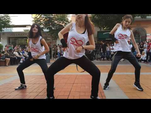 [162805] INFINITE - BAD [K-pop Phenomenon 4/ К-поп Явлението 4]