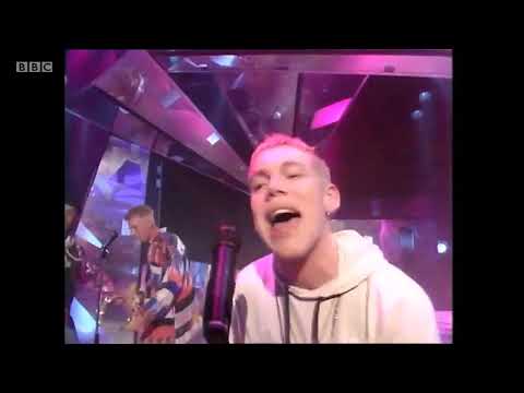 Candy Flip - Strawberry Fields Forever (Top of the Pops 15/03/90)