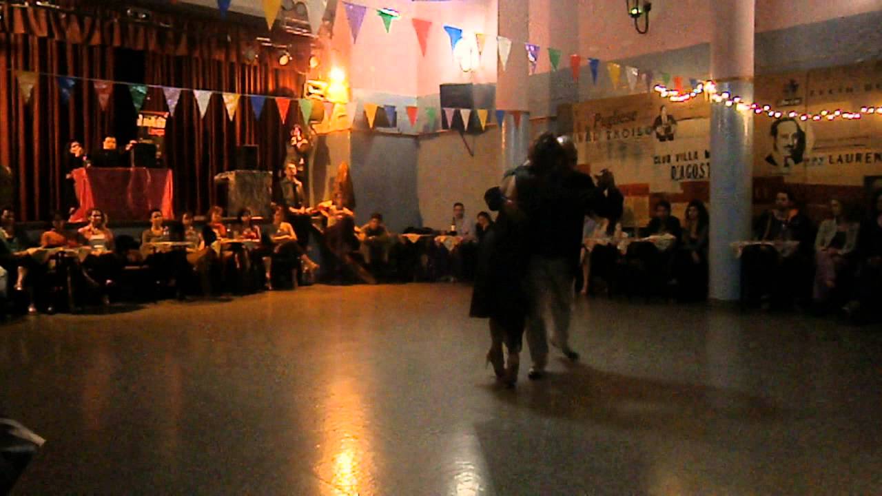 Yamila Ivonne y Sebastian de la Vallina en El Motivo Tango, 28/7/14