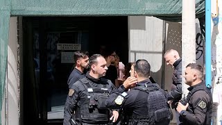 Un octogenario abre fuego en dos instituciones públicas de Atenas: hay 5 heridos