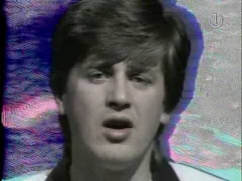 TLN S01 E01 P02 (glazbeni broj) Ferid Avdić