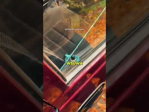 Awaryjne otwieranie drzwi: Genialny trik ze sznurkiem