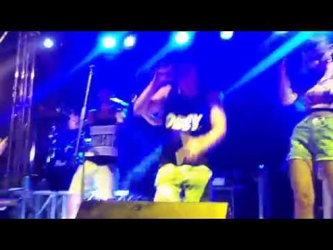 Kimicon Twinz feat. Da Blonde - Stargate live @Piazza del Gesù 5/7/2014