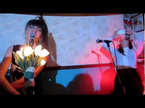 Olga Kouklaki feat. Liset Alea Live @ Dili-Dili, Xanthi, Feb.27, 2013. Crise.