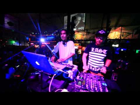 MC  B-TWO # container