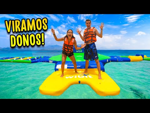 VIRAMOS DONOS DE UM BRINQUEDO INFLÁVEL GIGANTE NO MEIO DO MAR! - MUITA LOUCURA!