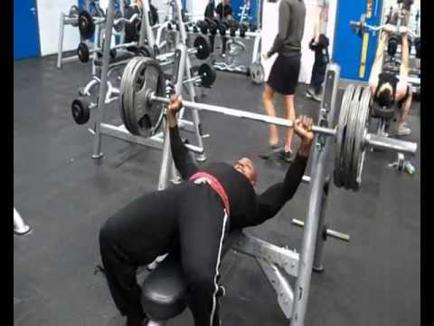 140kg benchpress - Sam Watt