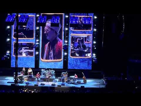 Eric Clapton zakończył koncert po ataku na scenie