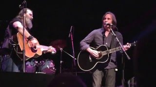 Jackson Browne and Steve Earle, &quot;Cocaine Blues&quot; (Town Hall, NYC, 2015)
