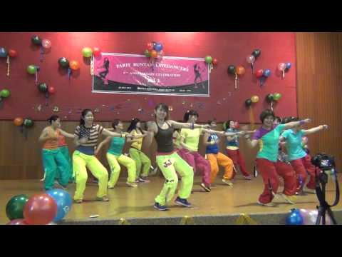 Mash Up Performance by JnS Linedancers