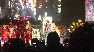 Belinda feat. Grupo Cañaveral - En La Obscuridad (@Pepsi Center CDMX 25.06.16)