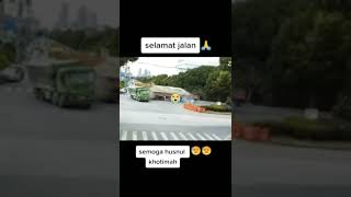 Download lagu kecelakaan maut #shorts #sedih 😭😭😭 mp3