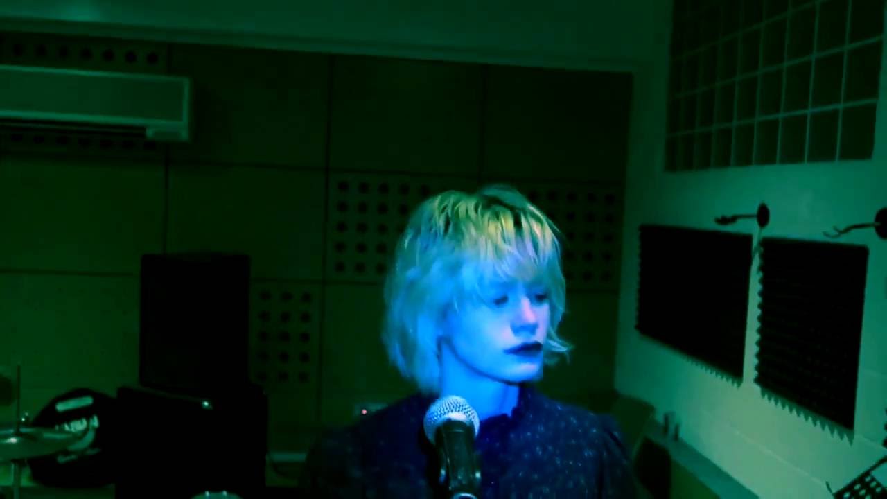 Crystal Castles - Kept