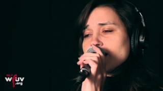 Warpaint - "Love Is To Die" (Live at WFUV)