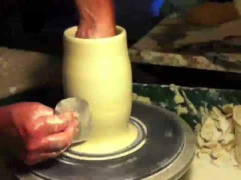 Throwing a porcelain bottle, time lapse